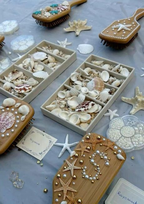 hairbrush-decoration-9z16